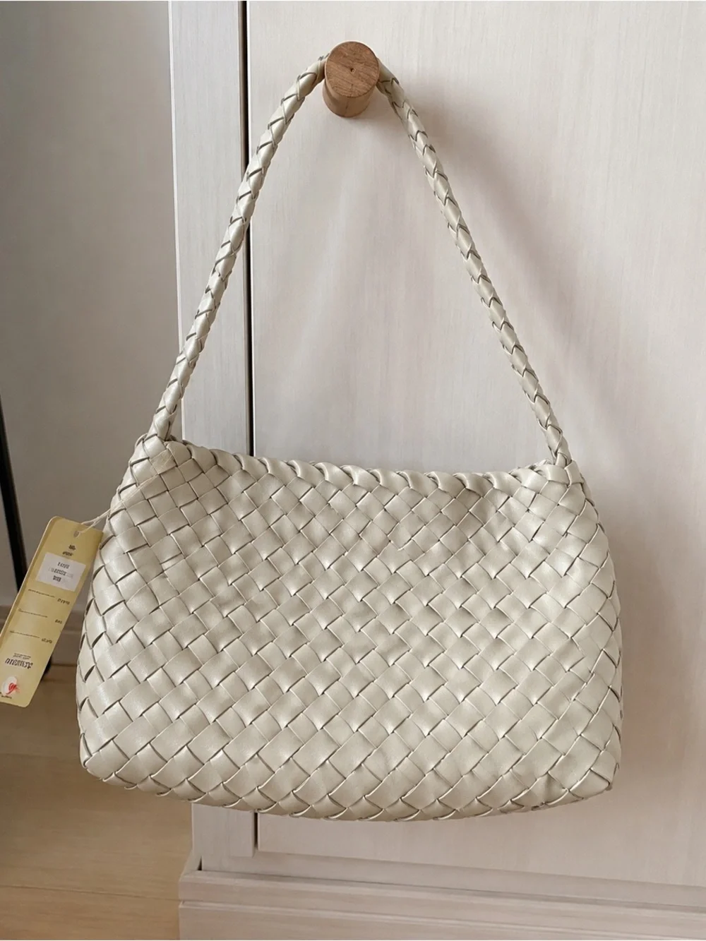 Dragon Diffusion Cream Woven Shoulder Laptop Bag